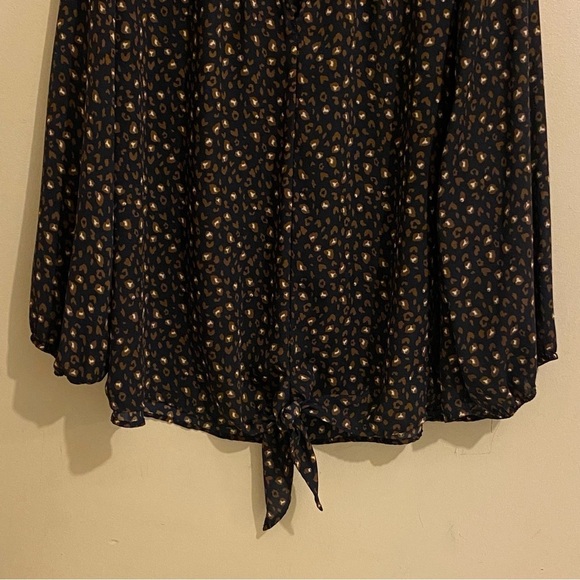 West Kei Size XXL Patterned Tie Front Keyhole Blouse Lower Tie Front - Picture 4 of 10